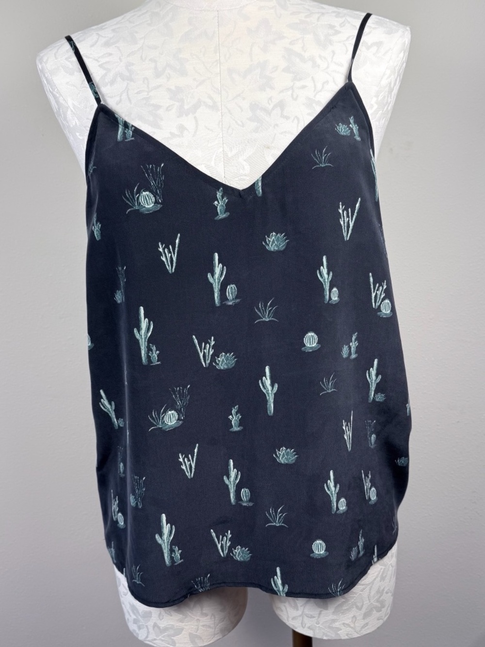 Equipment Femme Layla TrueBlack Multi 100% Silk Camisole Top Size S/P NWT